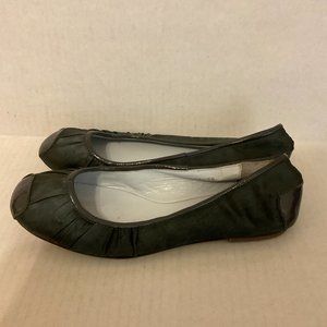 All Black Satin Flats 39 Gray-Black Pleated Cap Detail Toe Heel